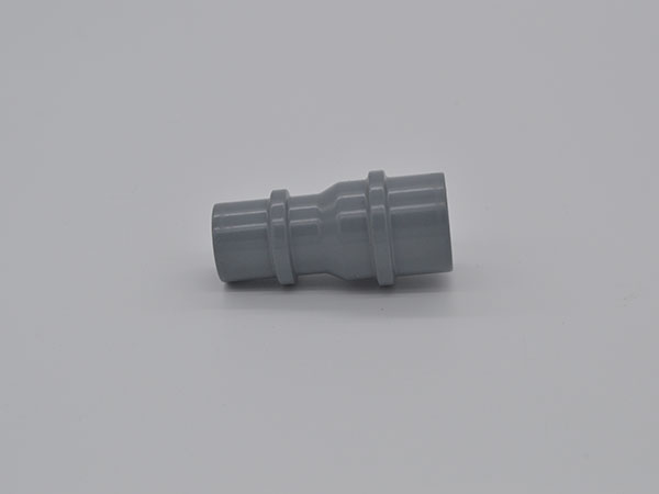 Conector reductor de tubería a tubería